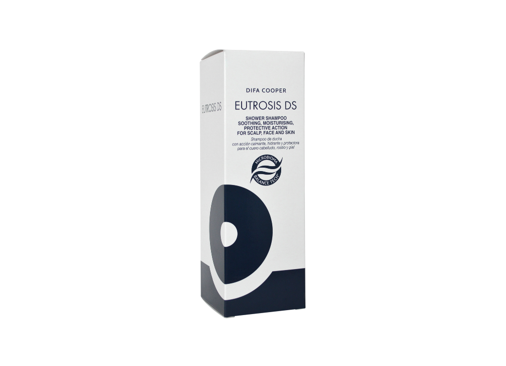 Calma el picor y la descamación por dermatitis seborreica con Eutrosis DS Shower Gel & Shampoo. Con Microbioma Balance Tech